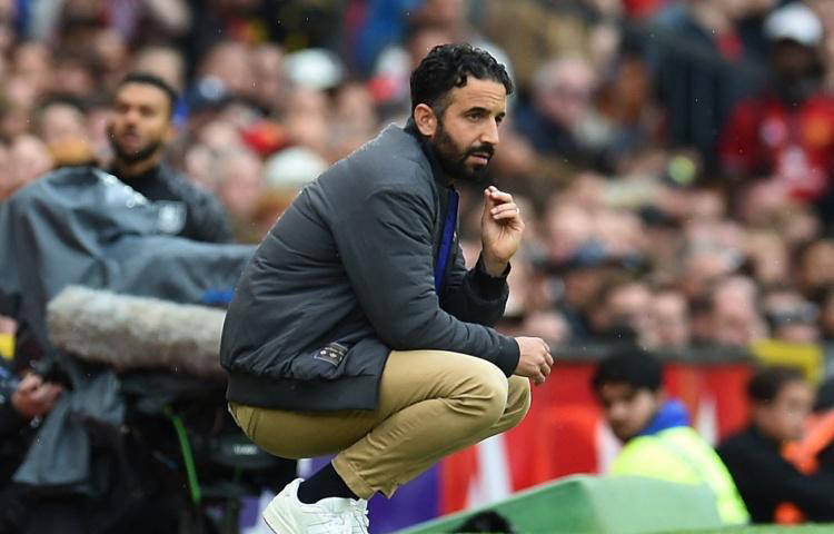 包含英超清晨走向成谜，犹他爵士止住颓势，气氛紧张，控场能力受关注的词条