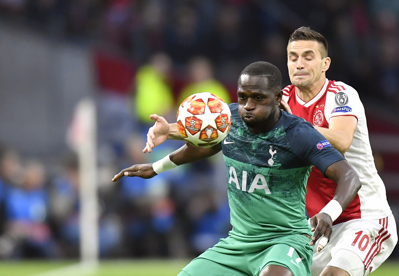 阿贾克斯训练开放日;清晨内部沟通引欢呼;欧篮联在即;球队文化再被提及(阿贾克斯在线直播吧) 阿贾克斯训练开放日;清晨内部沟通引欢呼;欧篮联在即;球队文化再被提及(阿贾克斯在线直播吧)