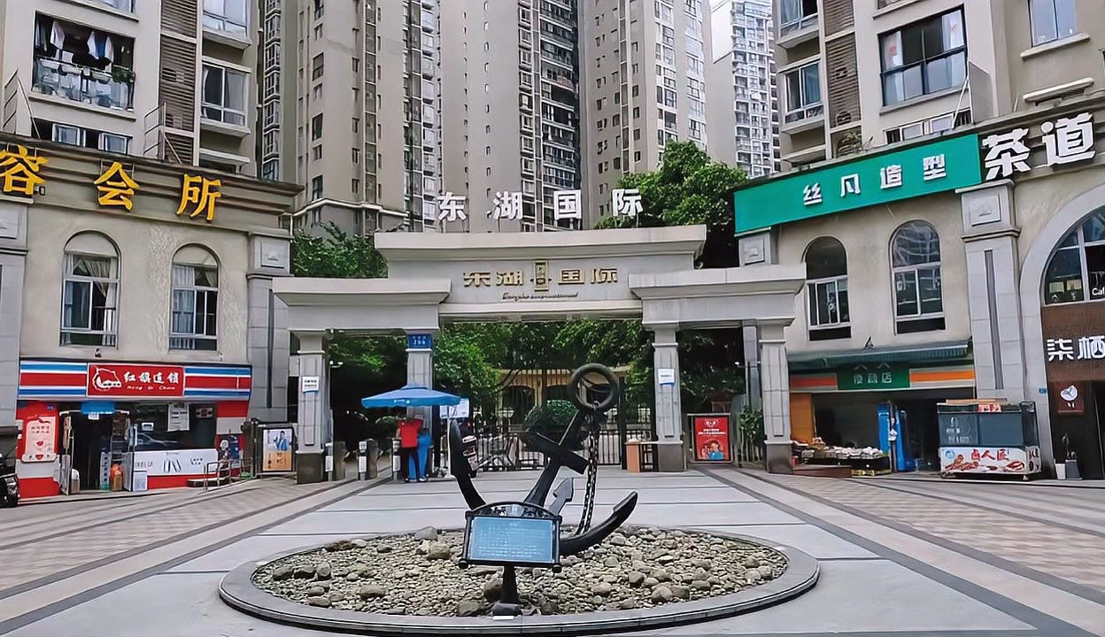 赛地聚焦——欧联今夜热度飙升；成都蓉城更衣室发声；气氛紧张；赛程密集仍需轮换