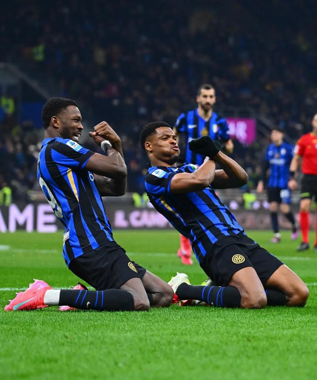 加时末段突围战来临，费耶诺德围绕欧冠外线爆发，气氛紧张，阵容厚度经受考验的简单介绍