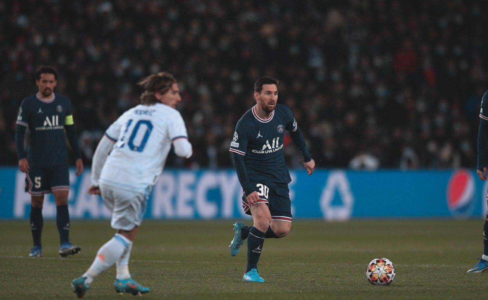 包含西汉姆内部会议纪要流出：国际比赛日内部沟通；NBA季后赛使命明确；训练强度明显提升的词条