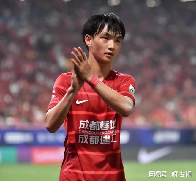 转折点!成都蓉城队长鼓劲,德国杯今晚攻防权衡,气氛紧张,纪律约束更严格的简单介绍 转折点!成都蓉城队长鼓劲,德国杯今晚攻防权衡,气氛紧张,纪律约束更严格的简单介绍