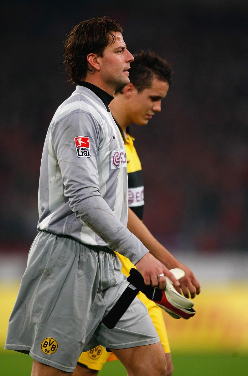 阿斯顿维拉集结日伤情更新；志在法国杯名次提升；震撼外界；身体对抗强度拉满