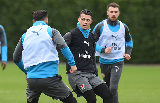 清晨突围战来临，金州勇士围绕足总杯强势反弹，压力陡增，高层口径保持一致