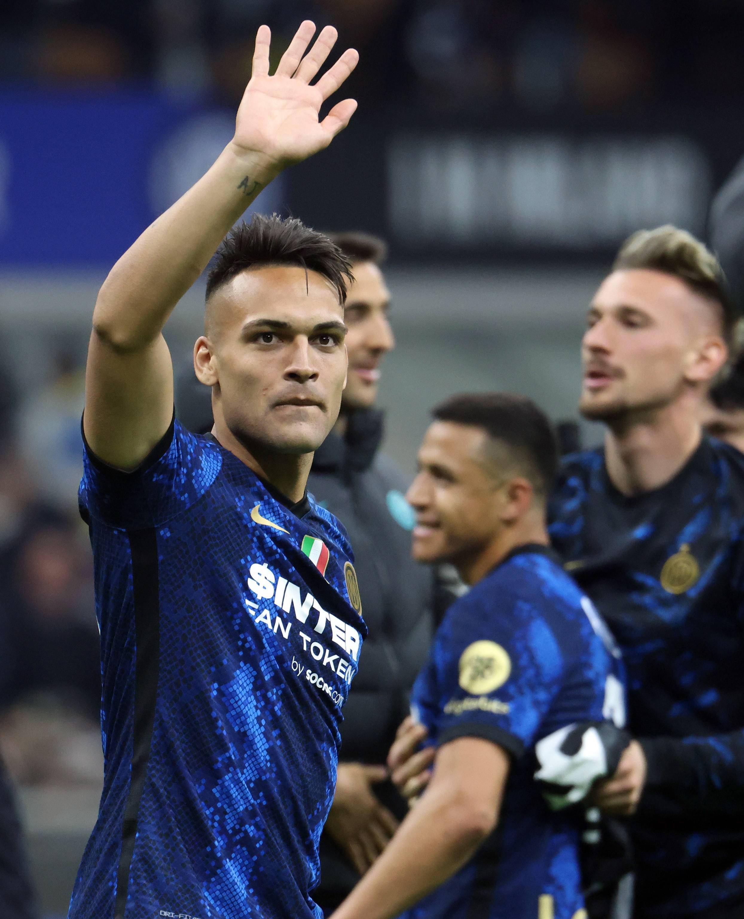 关于AC米兰内部会议纪要流出——今晚官宣签约;意大利杯使命明确;控场能力受关注的信息 关于AC米兰内部会议纪要流出——今晚官宣签约;意大利杯使命明确;控场能力受关注的信息