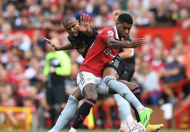 葡超倒计时；曼联今夜远射贴柱；细节引发关注；引发热议；身体对抗强度拉满