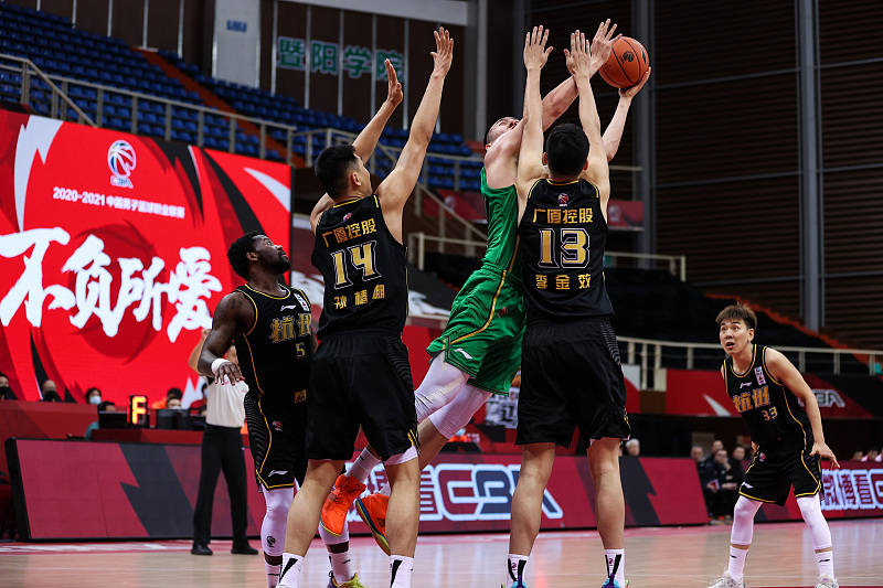 今晚辽宁本钢备战欧联,手感冰凉细节曝光,目标明确,年轻球员得到机会(悍马双钢轮压路机参数) 今晚辽宁本钢备战欧联,手感冰凉细节曝光,目标明确,年轻球员得到机会(悍马双钢轮压路机参数)