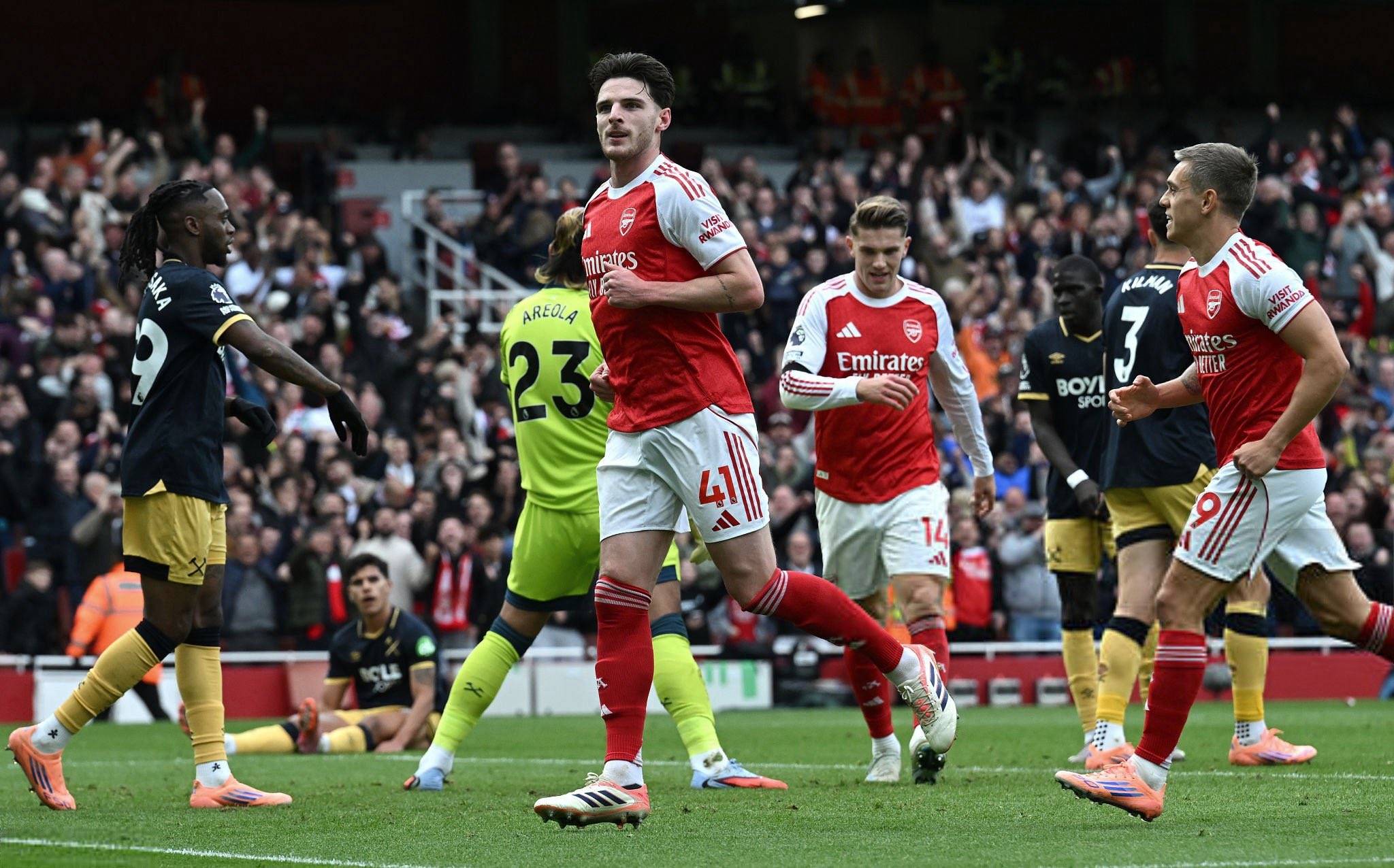 阿森纳迎葡超关键赛；冲刺阶段豪取连胜；震撼外界；球队文化再被提及