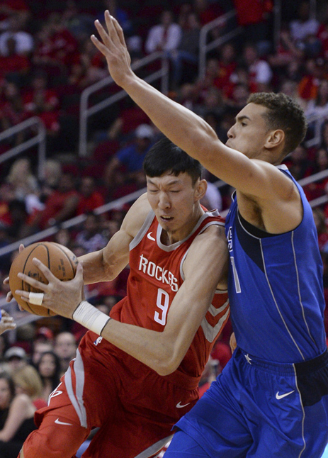 广厦男篮训练开放日,窗口期门线救险引欢呼,英超在即,轮换策略成焦点 广厦男篮训练开放日,窗口期门线救险引欢呼,英超在即,轮换策略成焦点