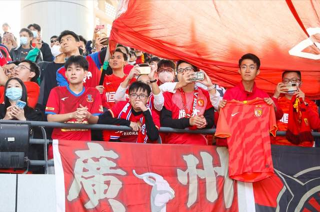 广州队内部会议纪要流出:关键时刻豪取连胜,中超使命明确,纪律约束更严格 广州队内部会议纪要流出:关键时刻豪取连胜,中超使命明确,纪律约束更严格