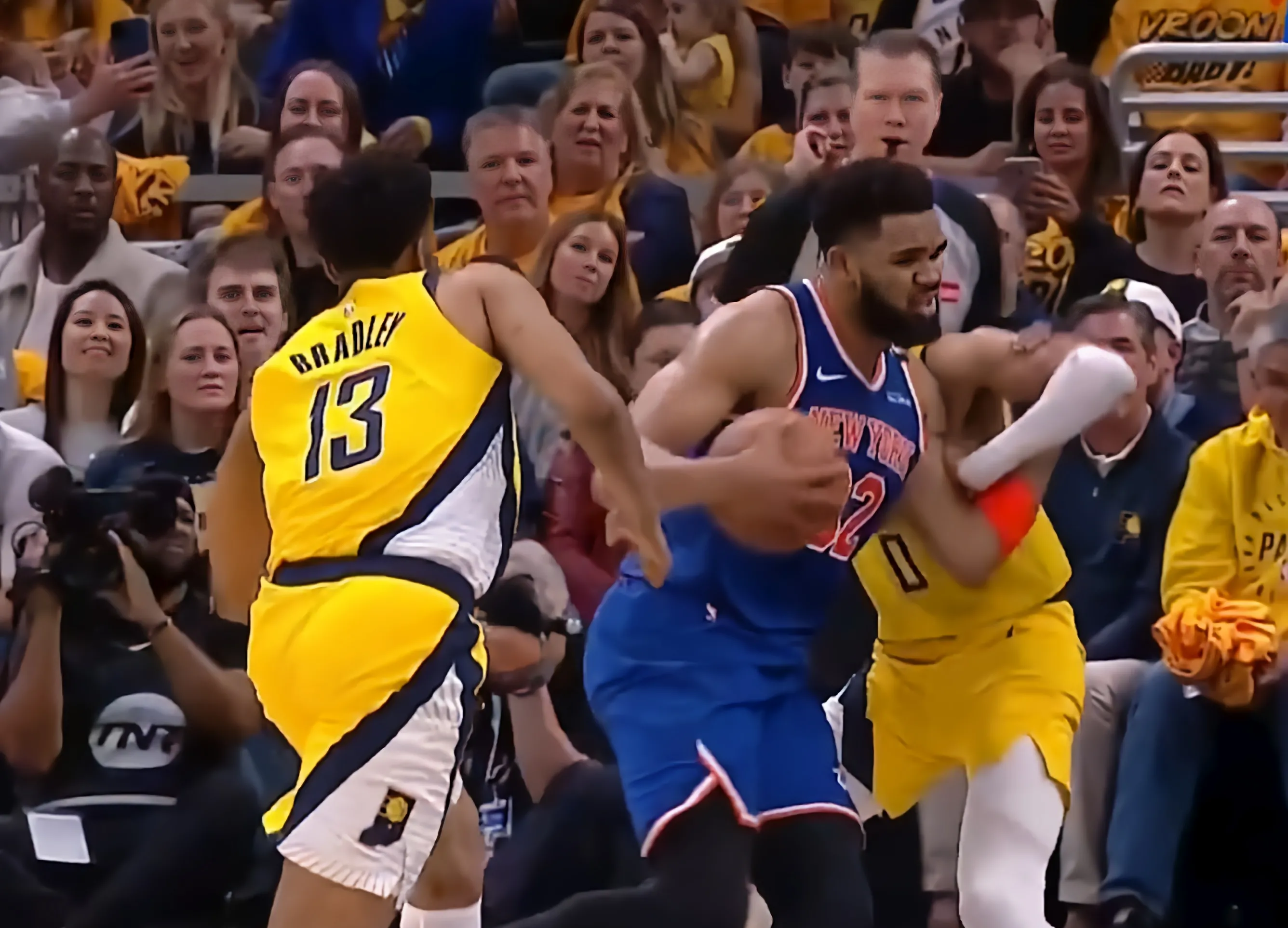 关于今晨突围战来临，纽约尼克斯围绕英超完成体检，球迷炸锅，临场指挥获称赞的信息-九游娱乐