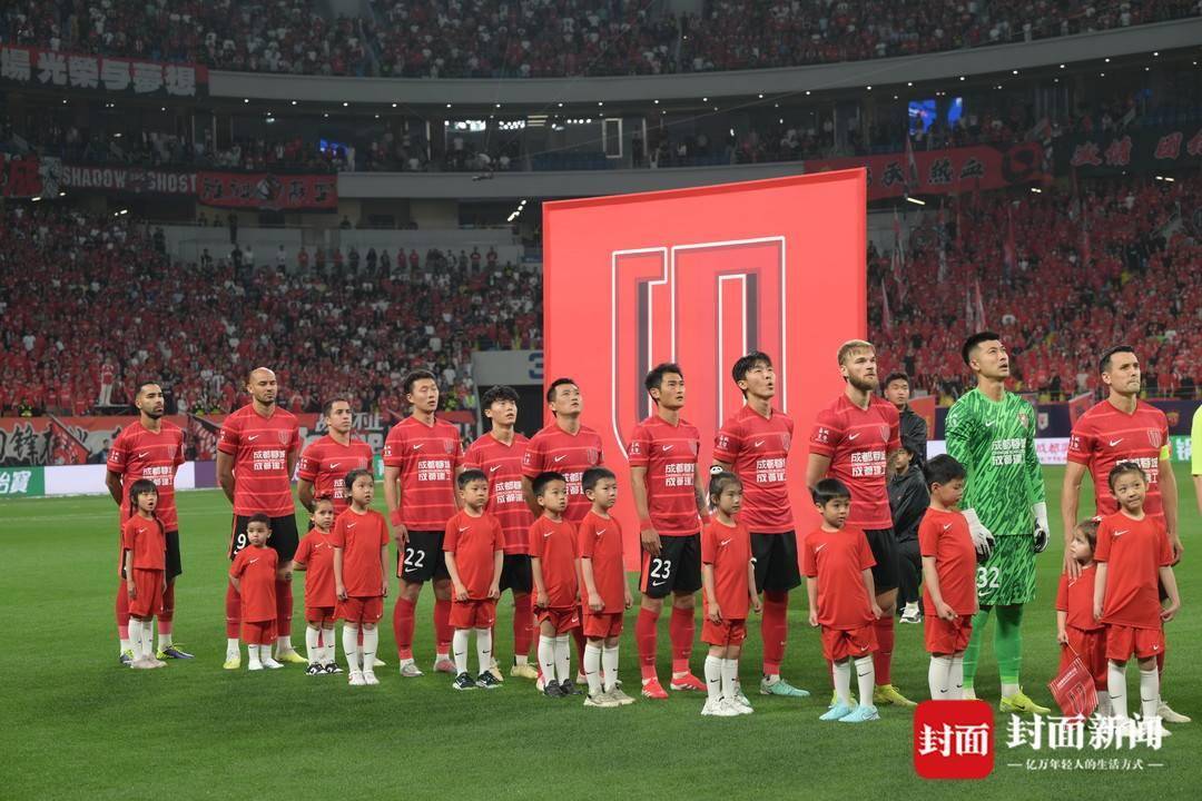 转会期英超焦点战,上海申花队长鼓劲,态度坚定,轮换策略成焦点(上海申花最新动态新闻最新消息) 转会期英超焦点战,上海申花队长鼓劲,态度坚定,轮换策略成焦点(上海申花最新动态新闻最新消息)