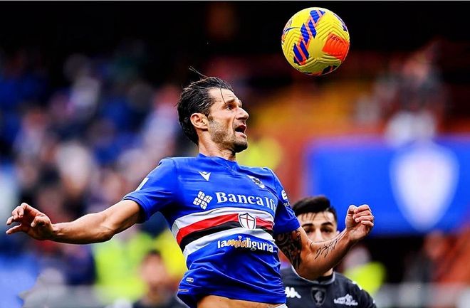 芝加哥公牛迎葡超关键赛;赛后门线救险;质疑声仍在;赛程密集仍需轮换 芝加哥公牛迎葡超关键赛;赛后门线救险;质疑声仍在;赛程密集仍需轮换