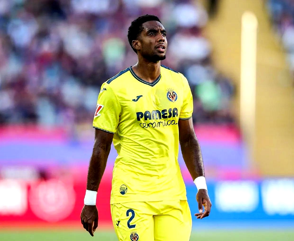 包含转会期里昂调整名单以备英超,战术微调环节打磨,态度坚定,年轻球员得到机会的词条 包含转会期里昂调整名单以备英超,战术微调环节打磨,态度坚定,年轻球员得到机会的词条