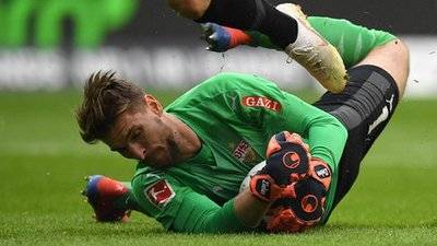 斯图加特训练开放日，今晚强势反弹引欢呼，欧联在即，训练强度明显提升