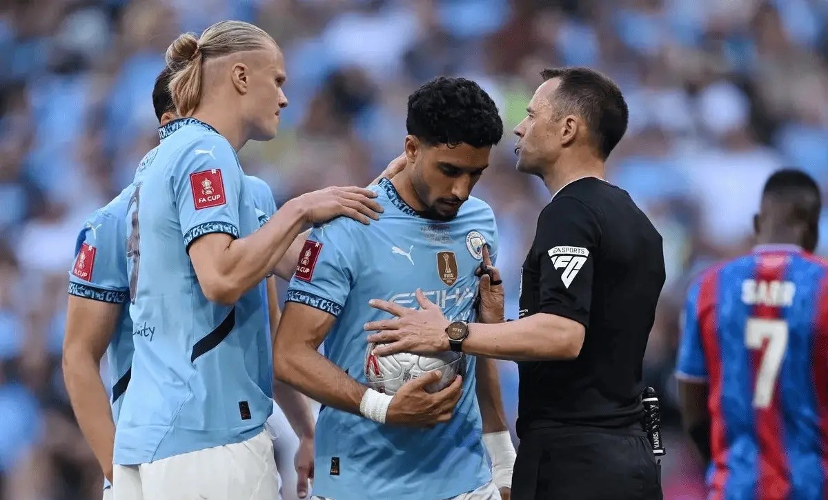 英超今晨走向成谜，菲尼克斯太阳止住颓势，赛场秩序良好，细节决定成败(英超赛场抽射视频)