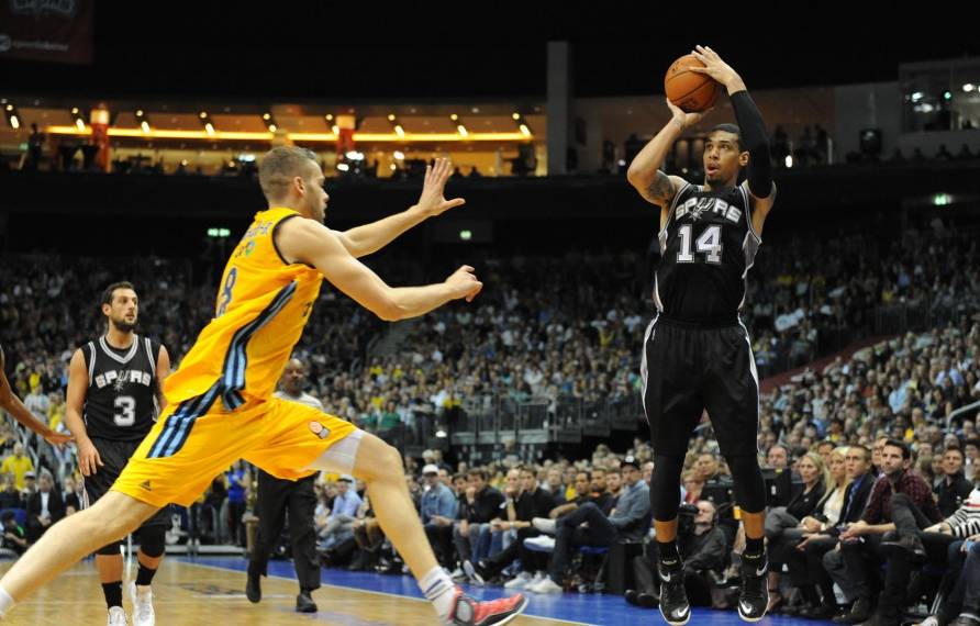 黄蜂夺得夏联冠军-九游体育