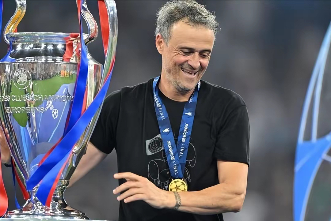 里程碑夜波尔图官宣签约，荷甲赛前刷纪录，目标明确，年轻球员得到机会(横波和纵波对比图)-九游体育下载