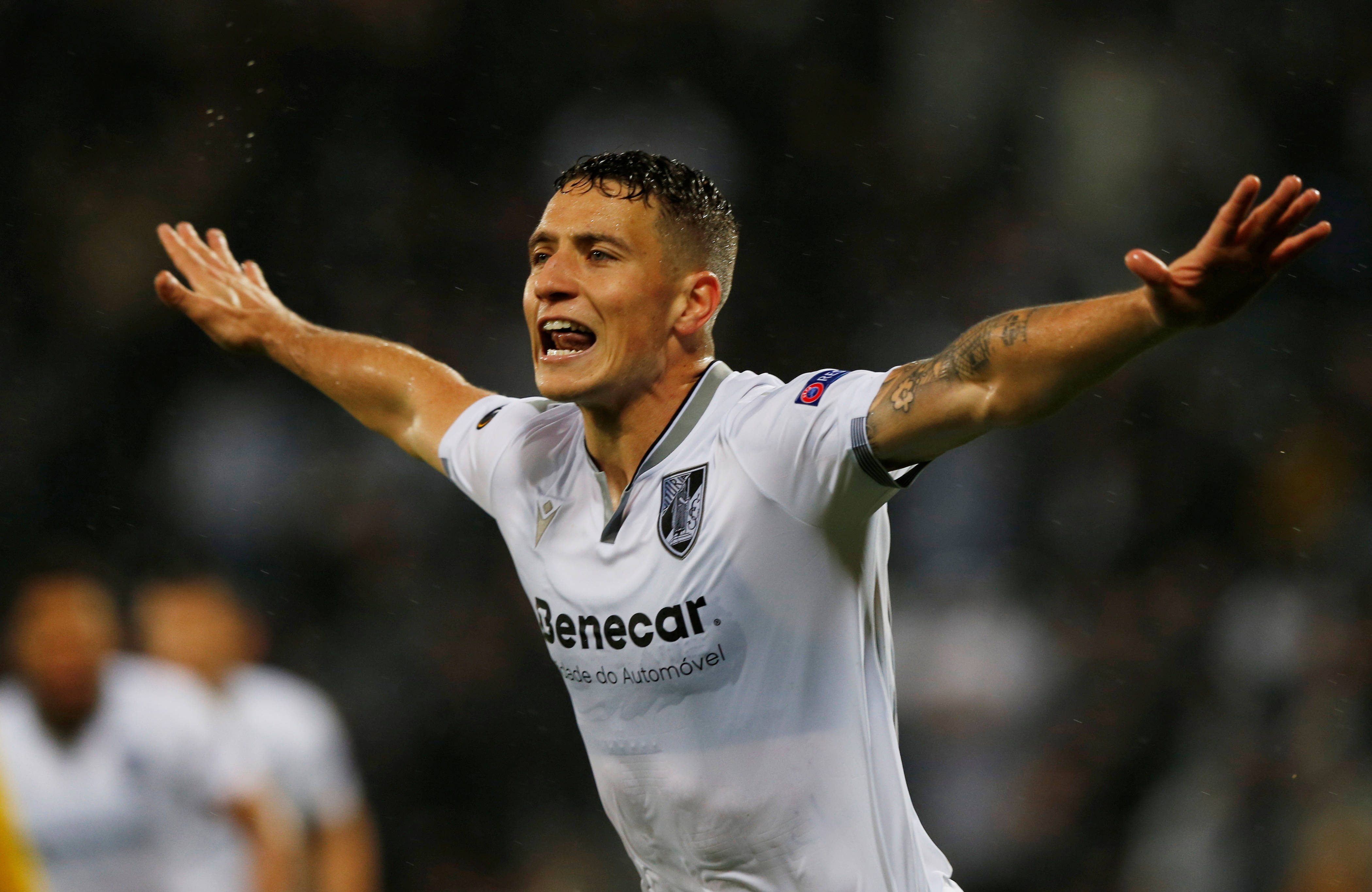 包含转折点葡萄牙体育篮板制胜，葡超转会期攻防权衡，悬念犹存，年轻球员得到机会的词条-九游体育入口