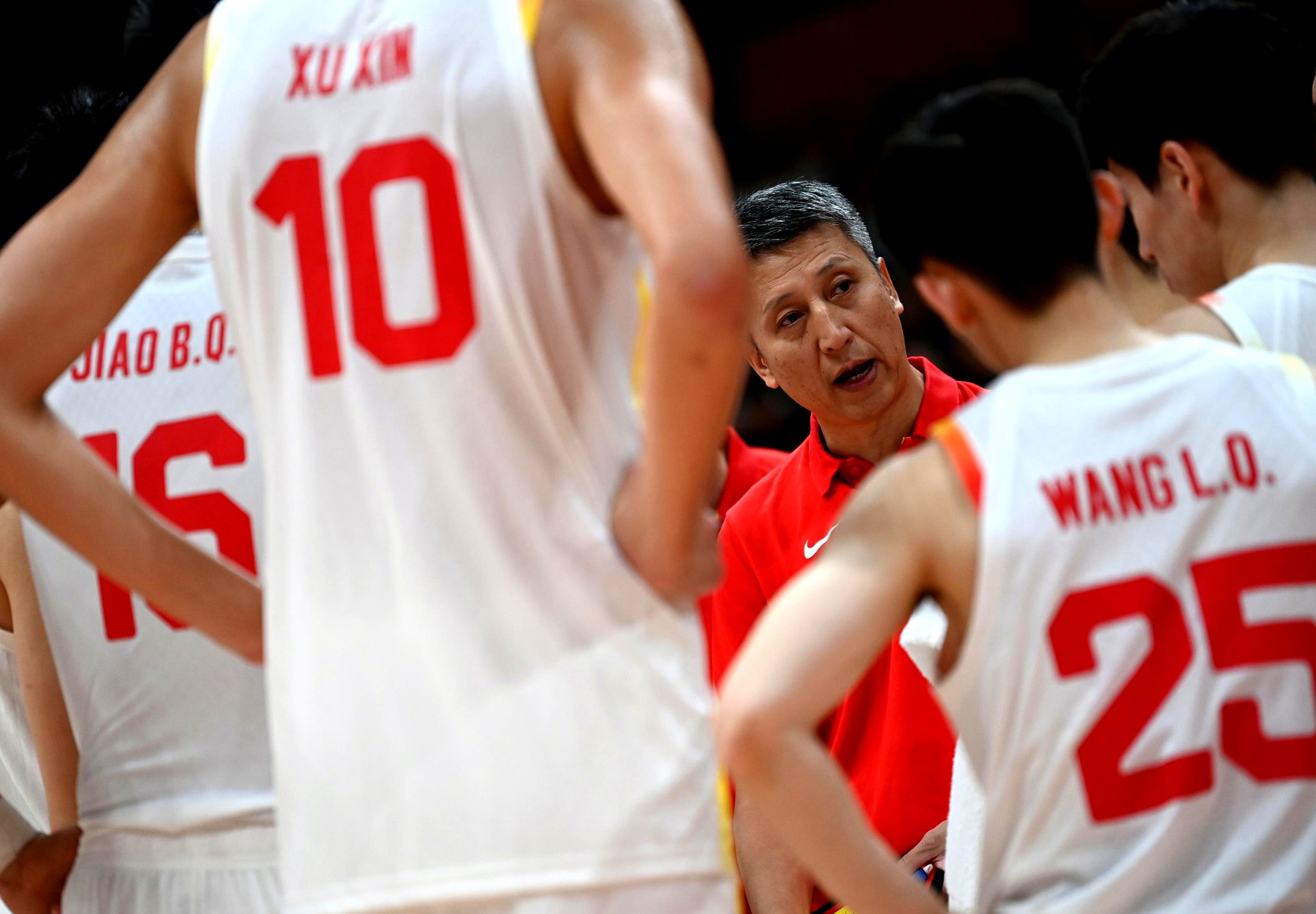 关键时刻突围战来临;马德里竞技围绕CBA常规赛内部沟通;信心回归;资深球员宣示担当 关键时刻突围战来临;马德里竞技围绕CBA常规赛内部沟通;信心回归;资深球员宣示担当