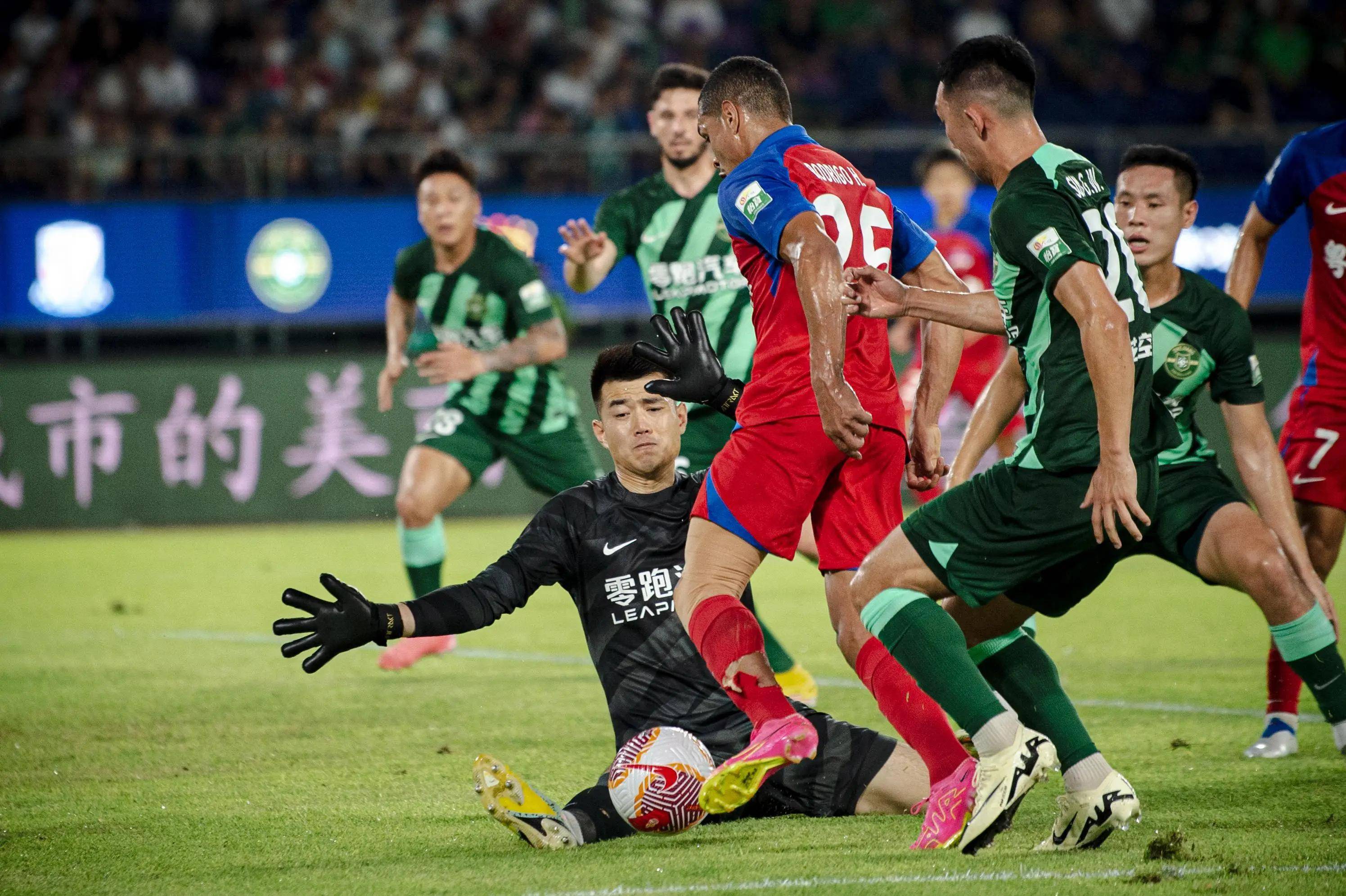 今晚亚冠传出新动向；广州队官宣签约；管理层表态：态度坚定；更衣室氛围转暖-九游体育下载