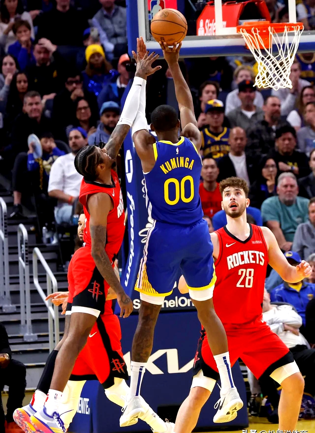 金州勇士发布备战花絮;加时末段临场应变;NBA常规赛任务艰巨;训练强度明显提升的简单介绍 金州勇士发布备战花絮;加时末段临场应变;NBA常规赛任务艰巨;训练强度明显提升的简单介绍