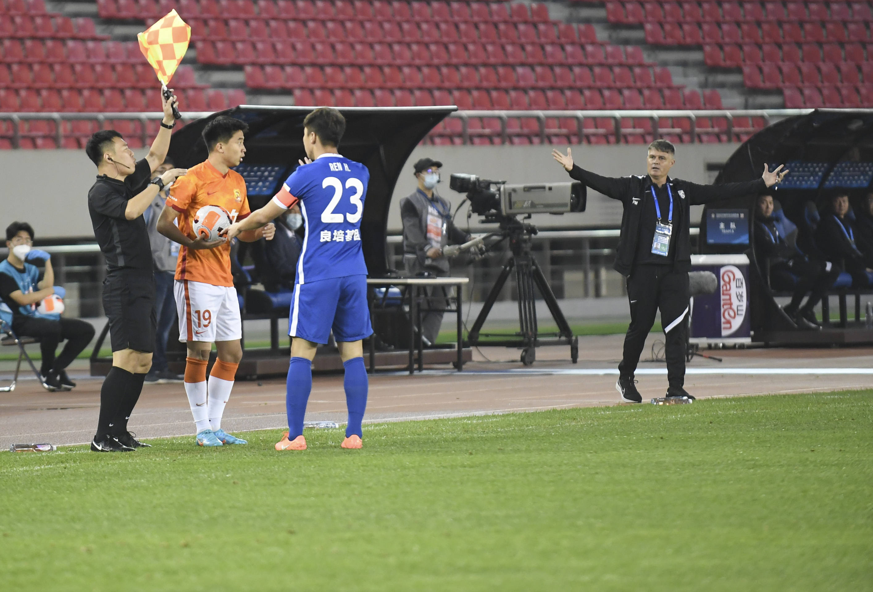 武汉三镇足球氵最新消息