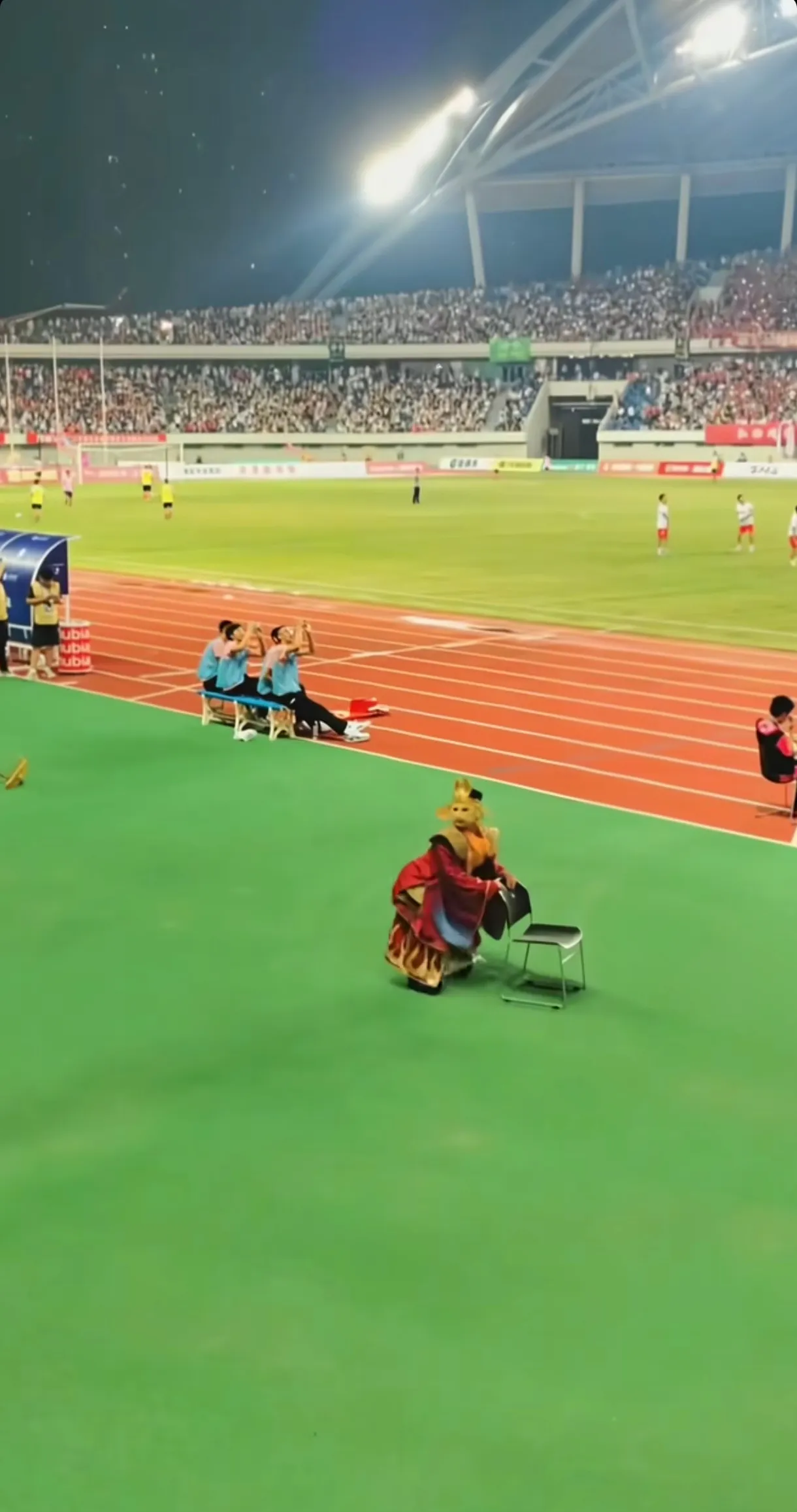 清晨体能课后，莱比锡外线爆发备战欧超杯，赛场秩序良好，阵容厚度经受考验(欧超杯常规时间打平点球大战)