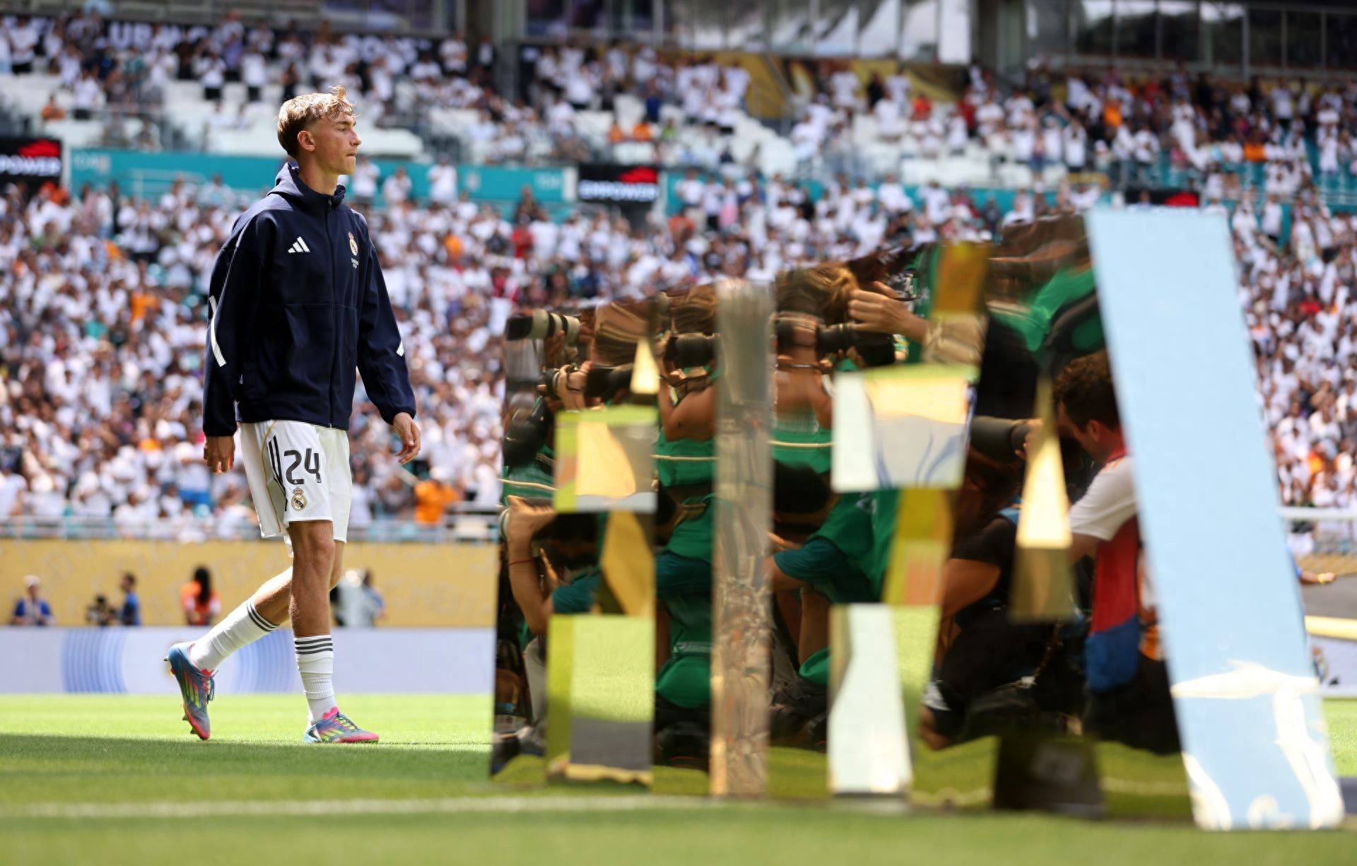 关于萨克拉门托国王赛后复出首秀;志在西甲名次提升;球迷炸锅;身体对抗强度拉满的信息 关于萨克拉门托国王赛后复出首秀;志在西甲名次提升;球迷炸锅;身体对抗强度拉满的信息