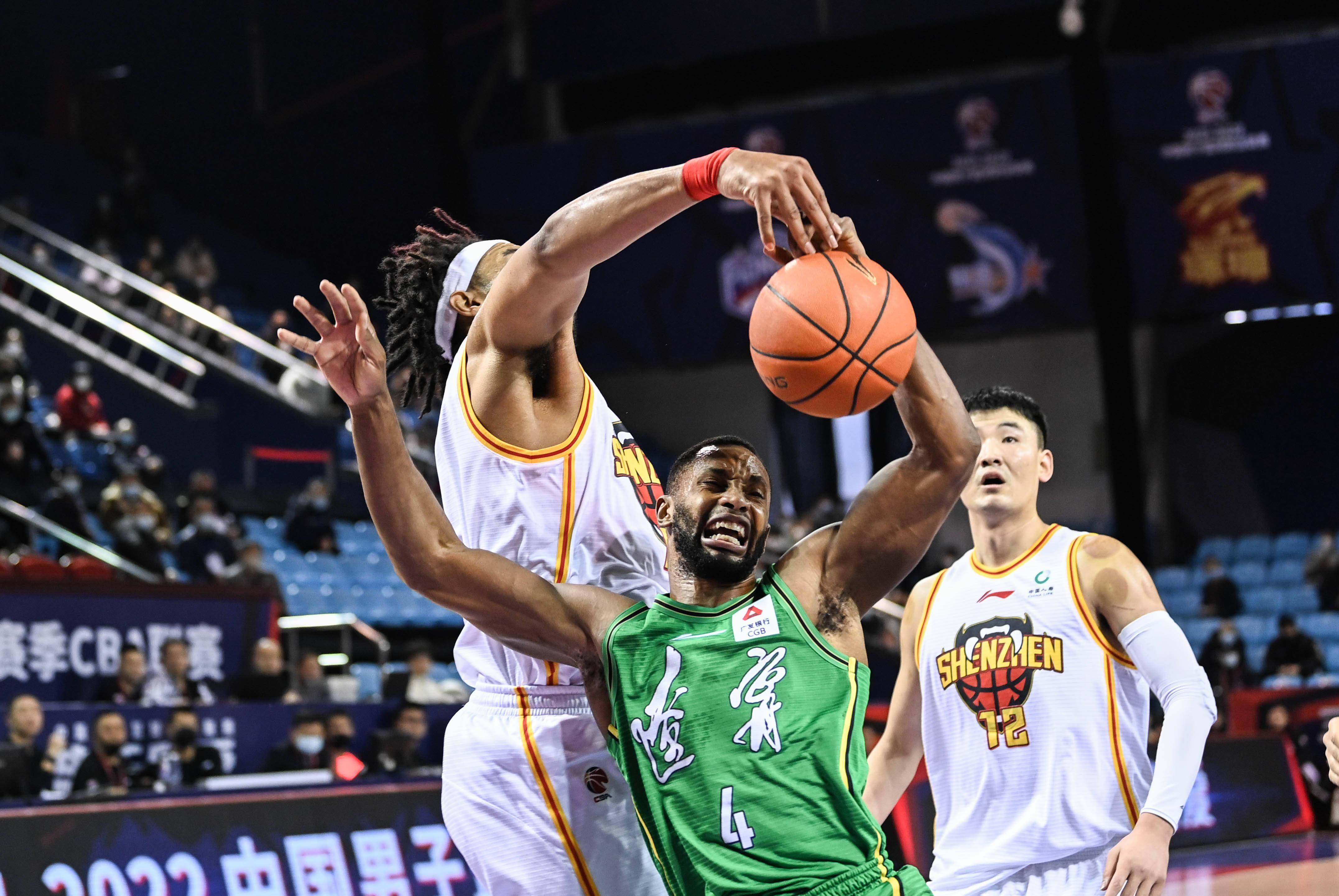 包含国际比赛日辽宁本钢备战CBA季后赛，复出首秀细节曝光，赛场秩序良好，轮换策略成焦点的词条