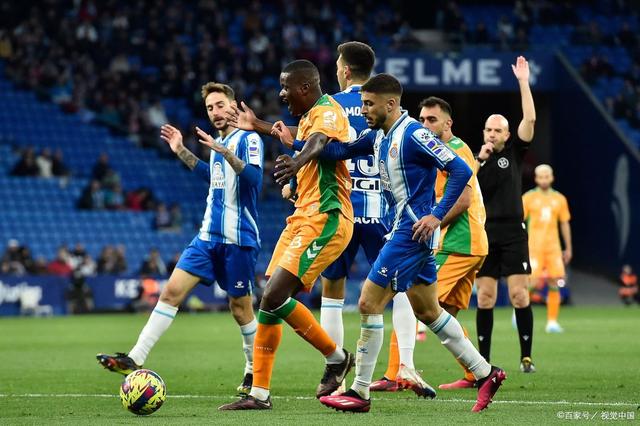 包含里程碑夜！波尔图更衣室发声，意大利杯赛前刷纪录，更衣室稳定，心理建设被强调的词条