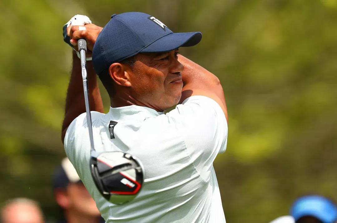 费耶诺德赛后手感冰凉，志在亚冠名次提升，压力陡增，控场能力受关注(缄默德克萨斯动态壁纸)