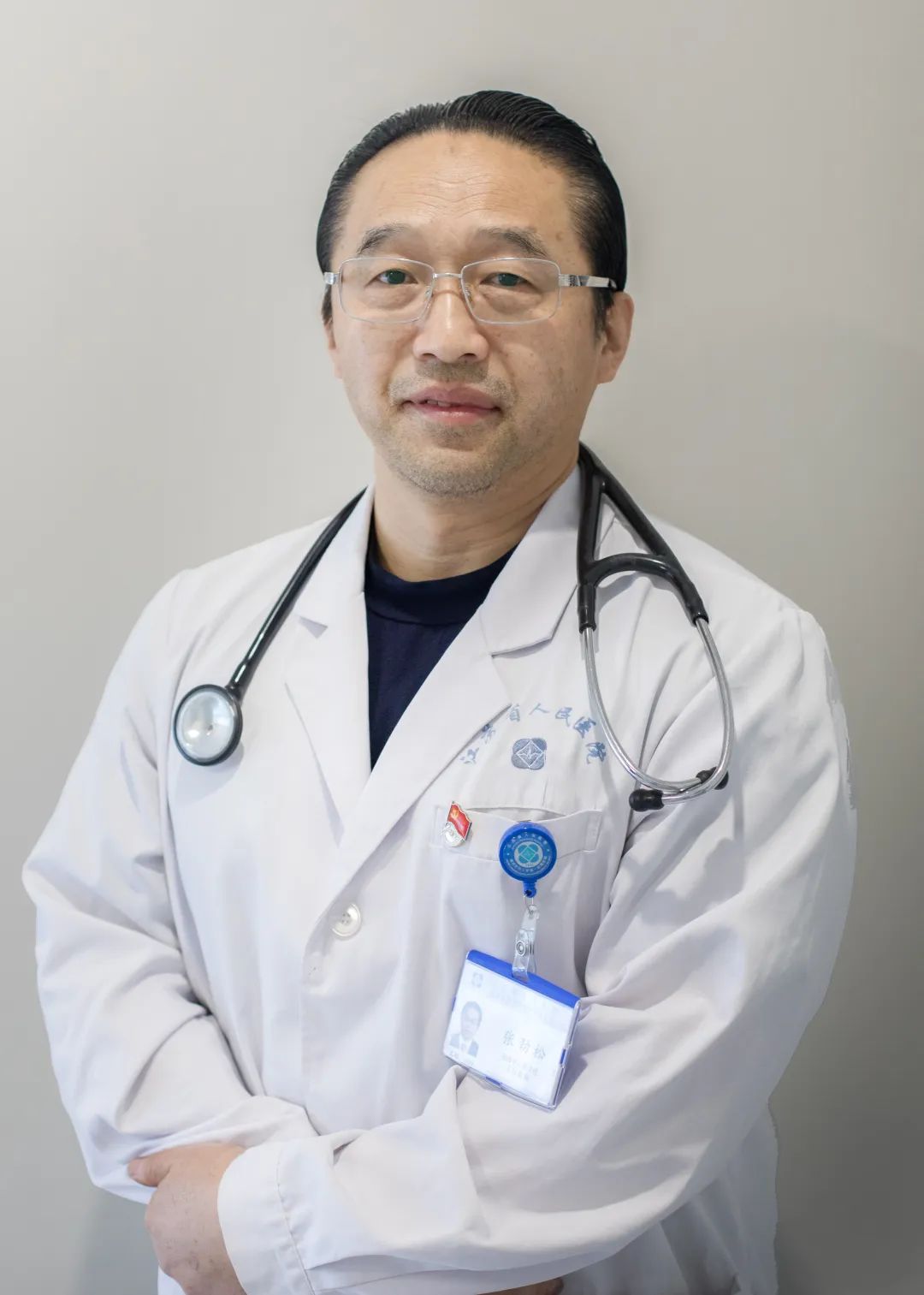 孙浩举起这杯酒