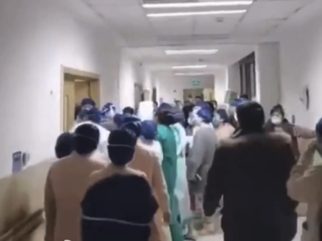 孙浩举起这杯酒