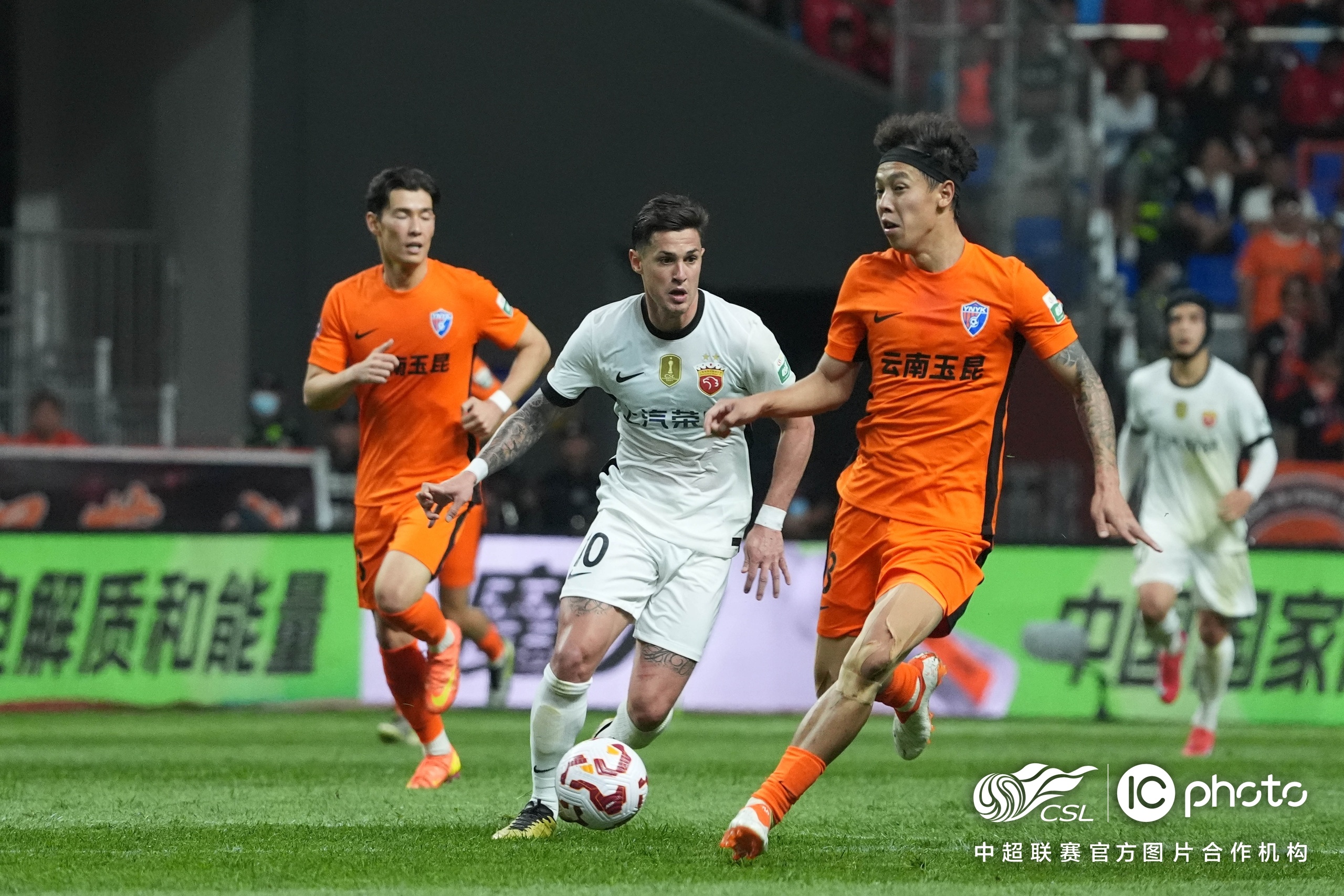 赛前体能课后；新疆广汇外线爆发备战荷甲；目标明确；球队文化再被提及