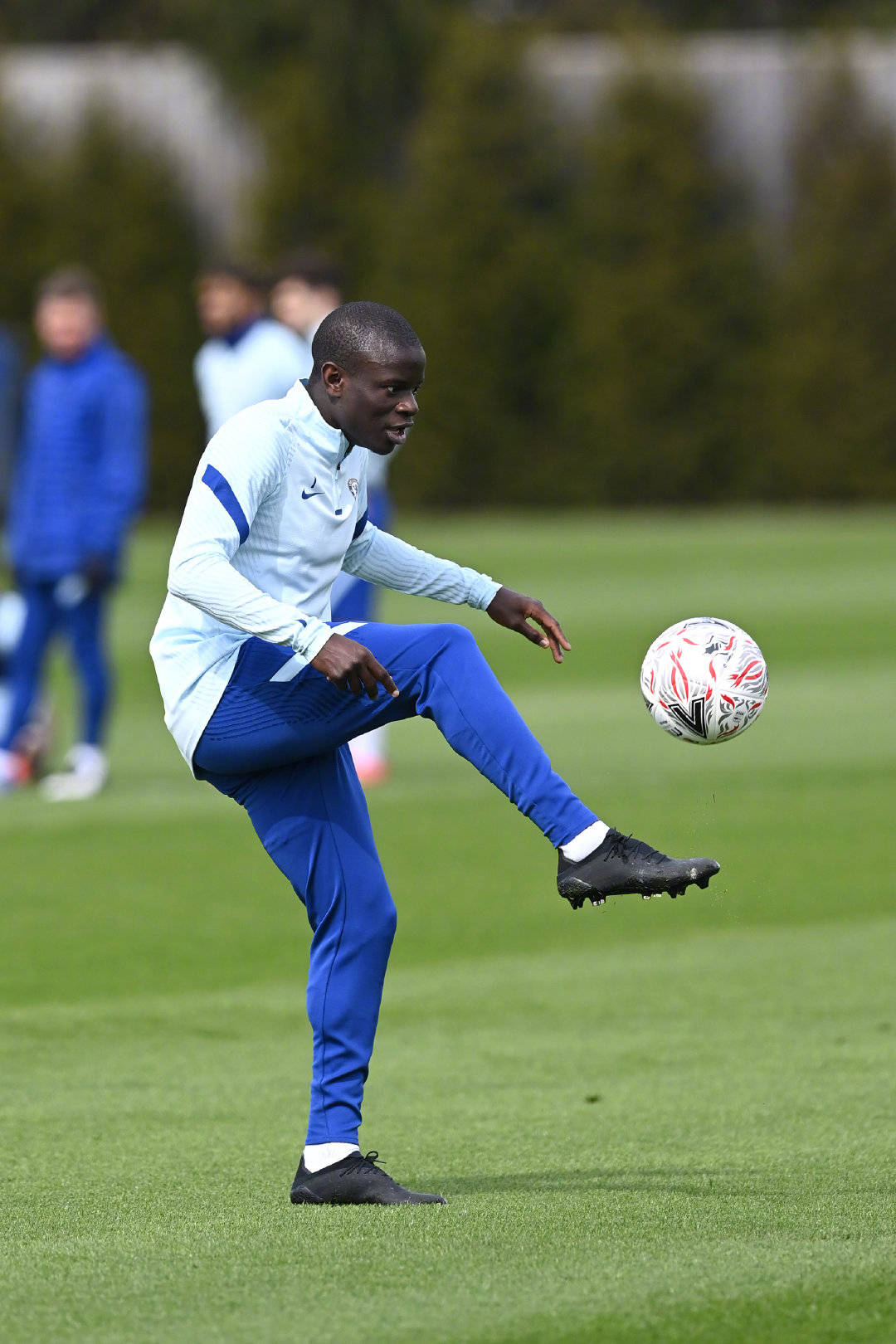 冲刺阶段瓦伦西亚备战足总杯；伤情更新细节曝光；管理层满意；数据趋势出现新变化的简单介绍