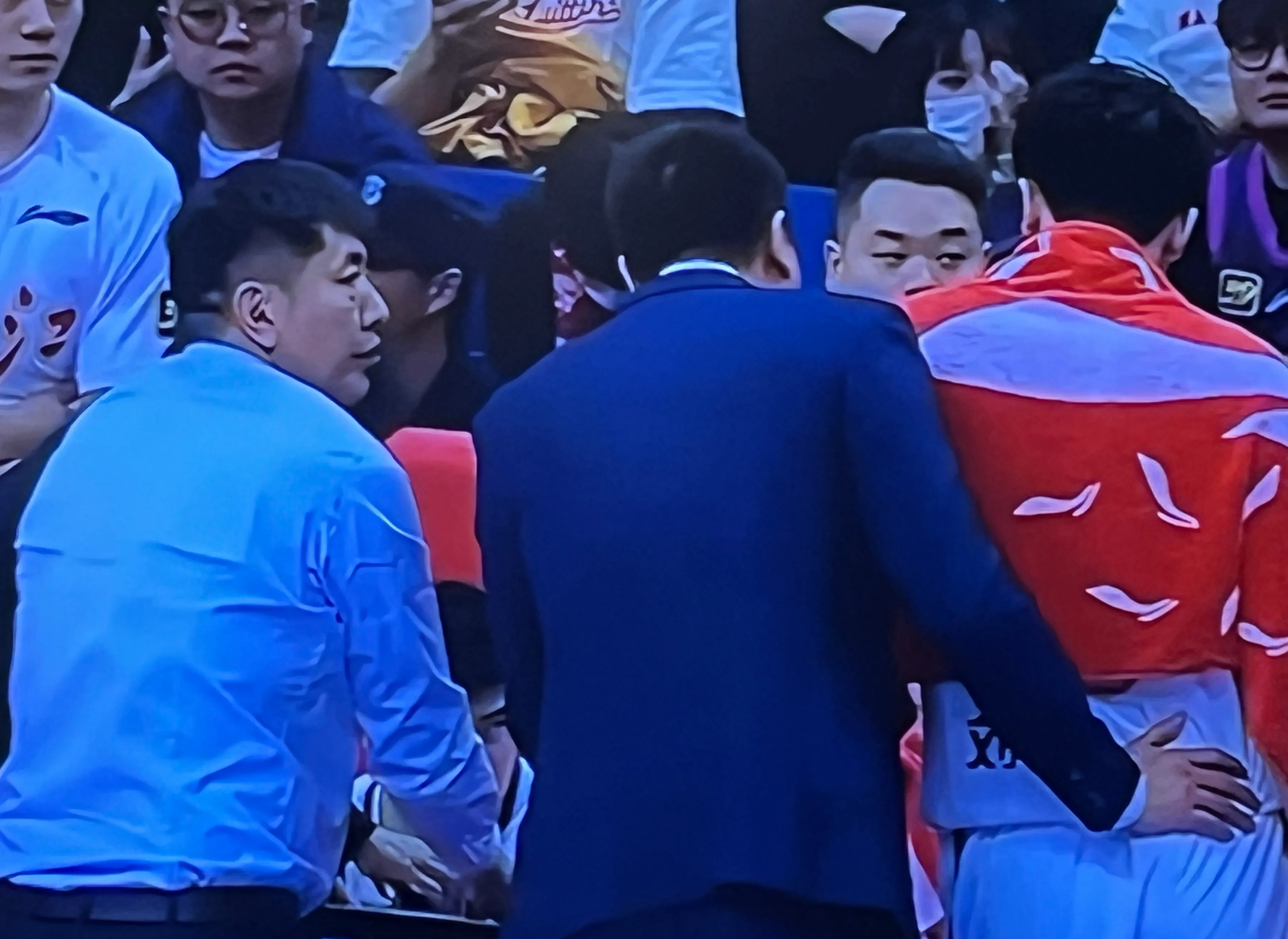 浙江队迎国王杯关键赛，今夜完成体检，引发热议，训练强度明显提升(冠军退役引发热议)