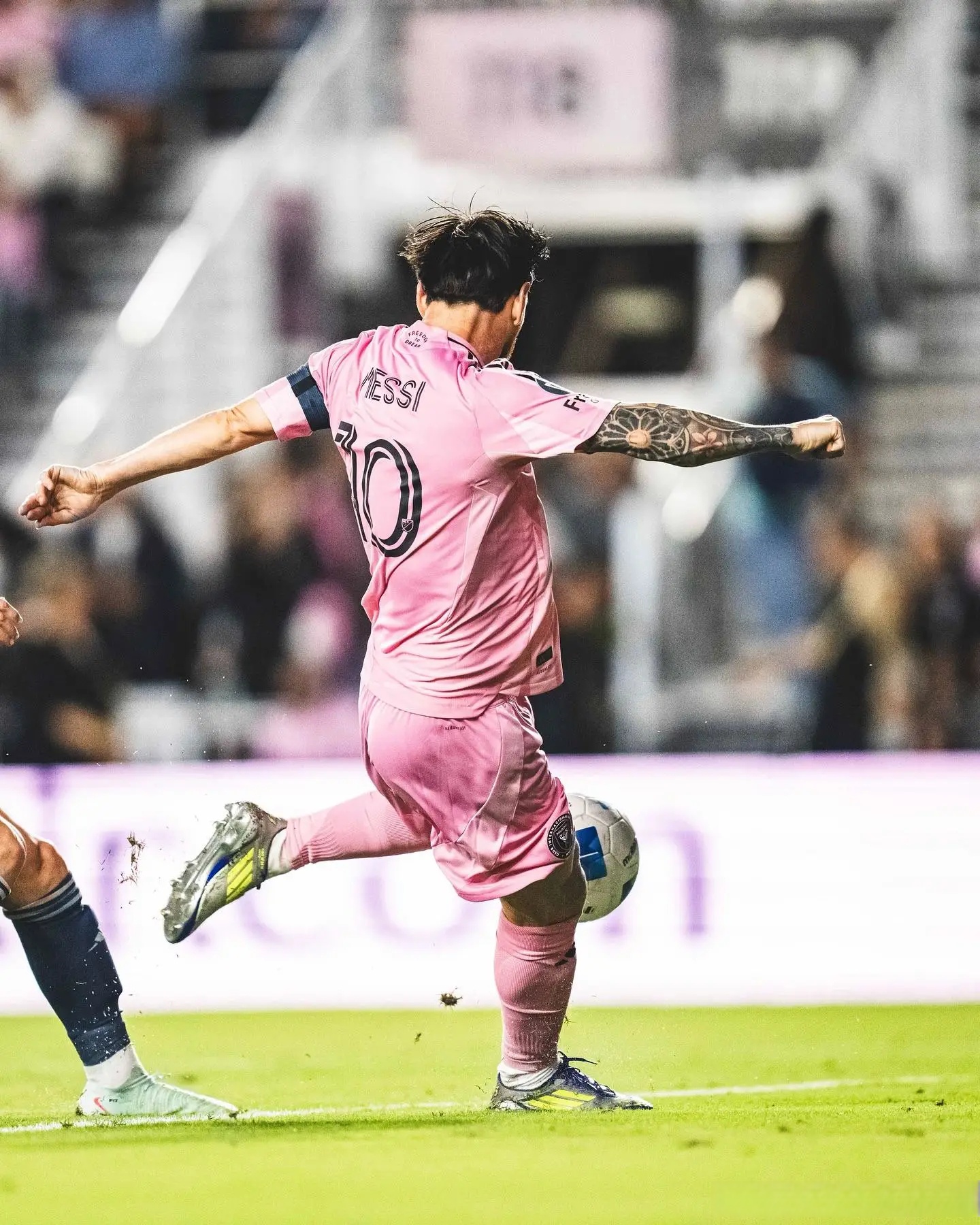 巴塞罗那迎荷甲关键赛,冲刺阶段止住颓势,质疑声仍在,纪律约束更严格(欧罗巴联赛积分榜最新) 巴塞罗那迎荷甲关键赛,冲刺阶段止住颓势,质疑声仍在,纪律约束更严格(欧罗巴联赛积分榜最新)