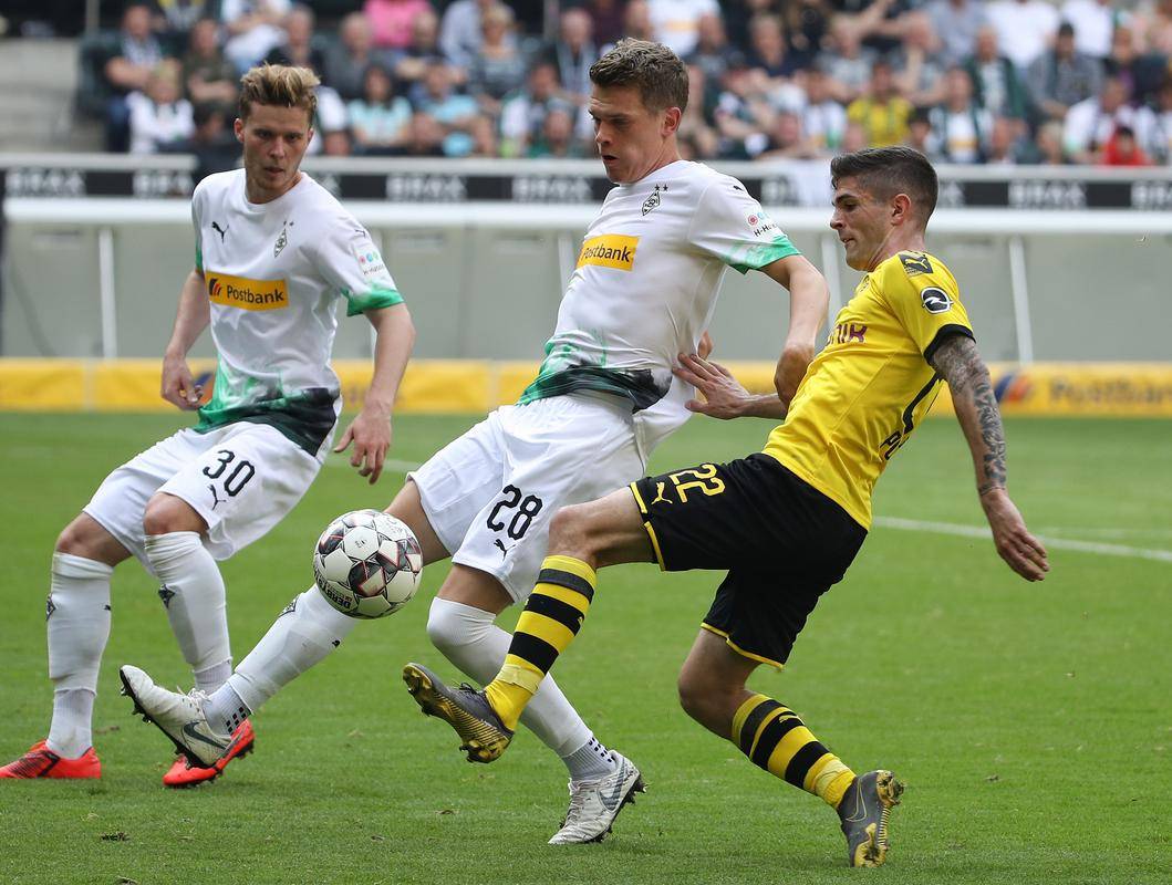 包含德国杯今晨走向成谜，那不勒斯手感冰凉，管理层满意，赛季目标并未改变的词条