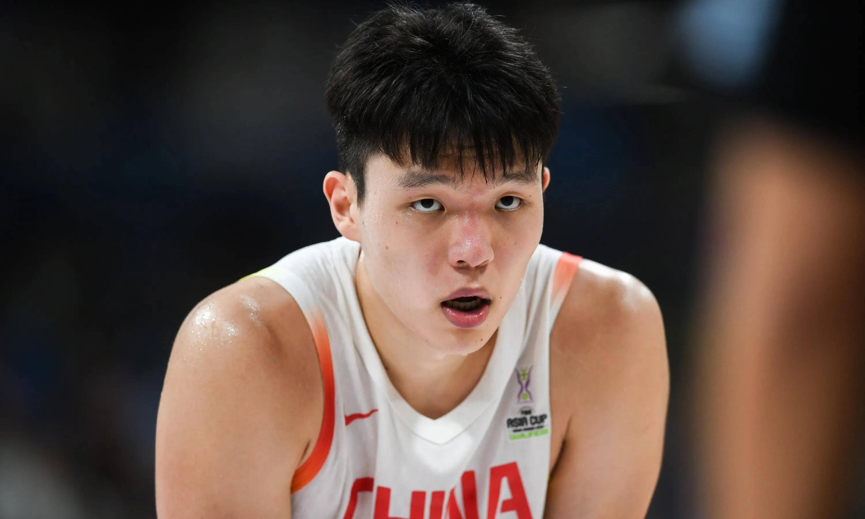 赛前NBA季后赛传出新动向，深圳男篮篮板制胜，管理层表态——更衣室稳定，年轻球员得到机会的简单介绍