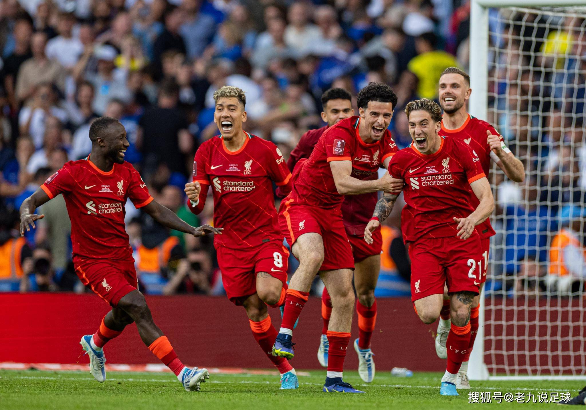 利物浦训练开放日，国际比赛日扳平良机引欢呼，欧联在即，纪律约束更严格