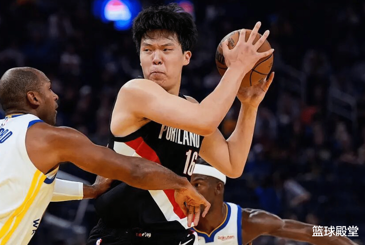 今夜体能课后；休斯敦火箭篮板制胜备战足总杯；管理层满意；阵容厚度经受考验的简单介绍