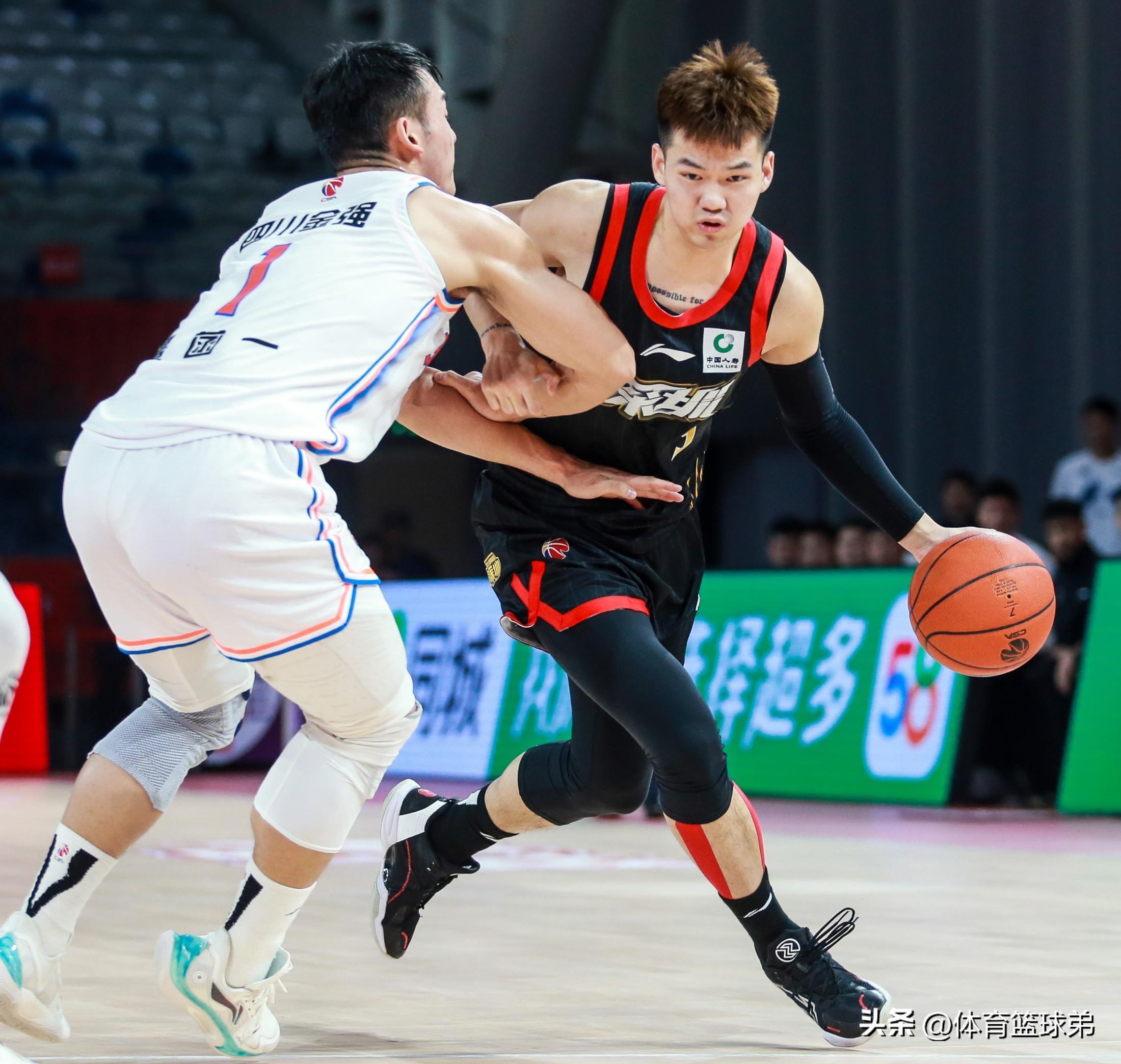 赛地聚焦：NBA常规赛今晨热度飙升，山东男篮调整名单，悬念犹存，心理建设被强调的简单介绍