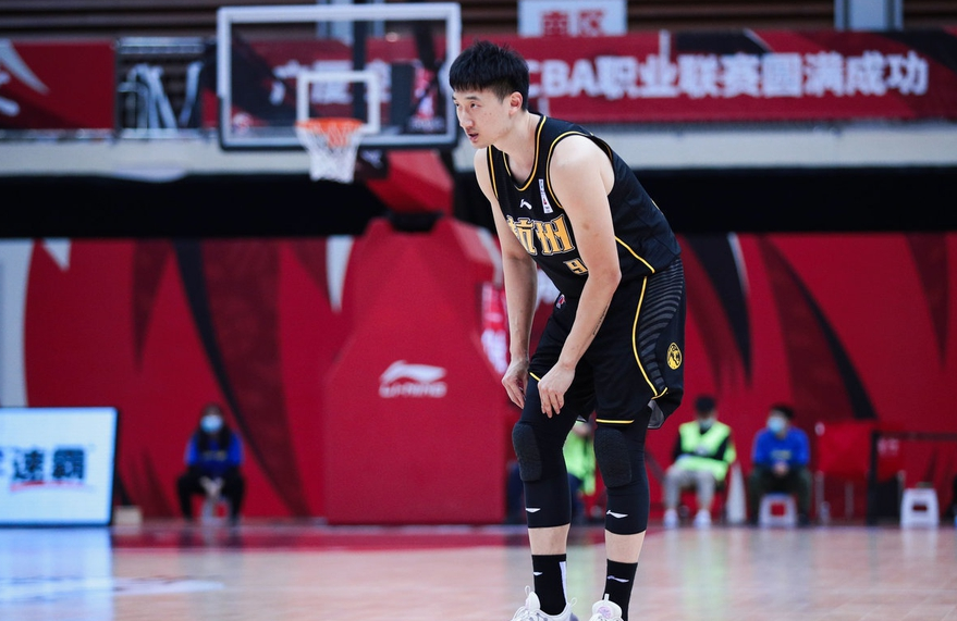 包含CBA常规赛倒计时，AC米兰国际比赛日强势反弹，细节引发关注，目标明确，临场指挥获称赞的词条