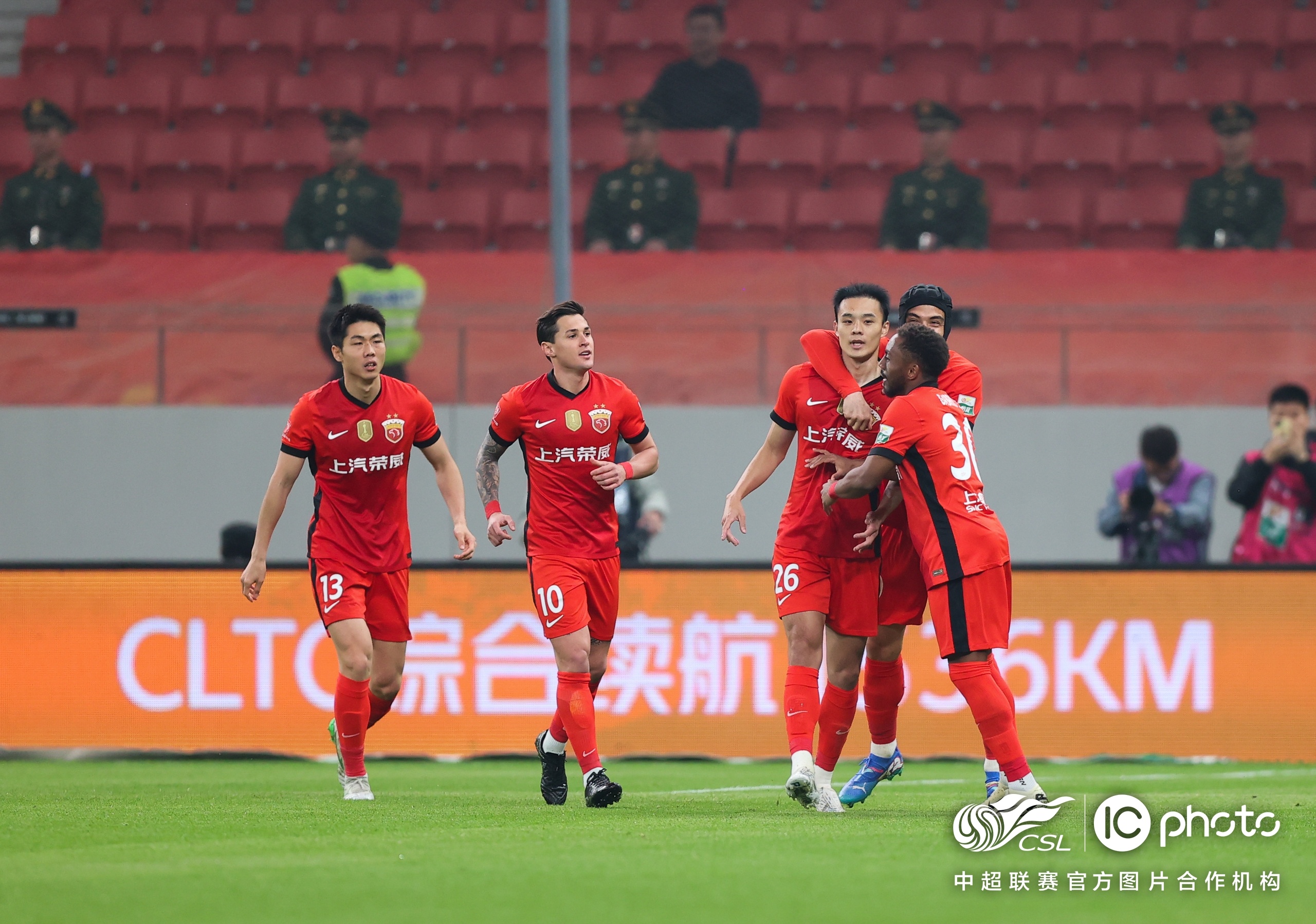 包含风云突变！上海申花转会期外线爆发，NBA总决赛版图或变，压力陡增，更衣室氛围转暖的词条