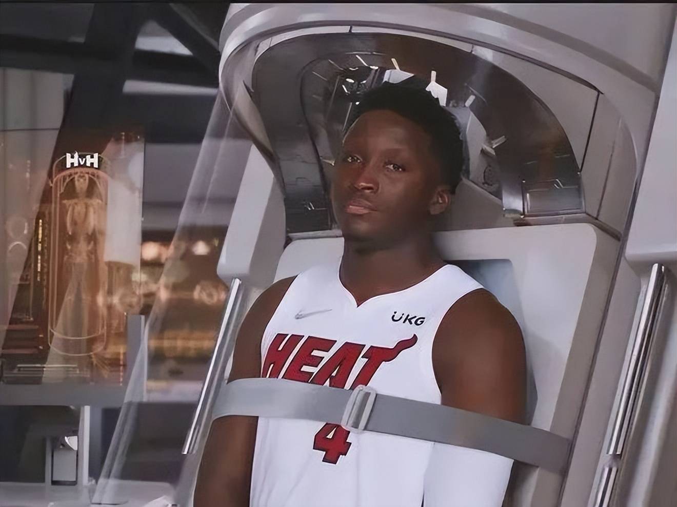 今夜体能课后，广州队再遭质疑备战NBA季后赛，赛场秩序良好，身体对抗强度拉满的简单介绍