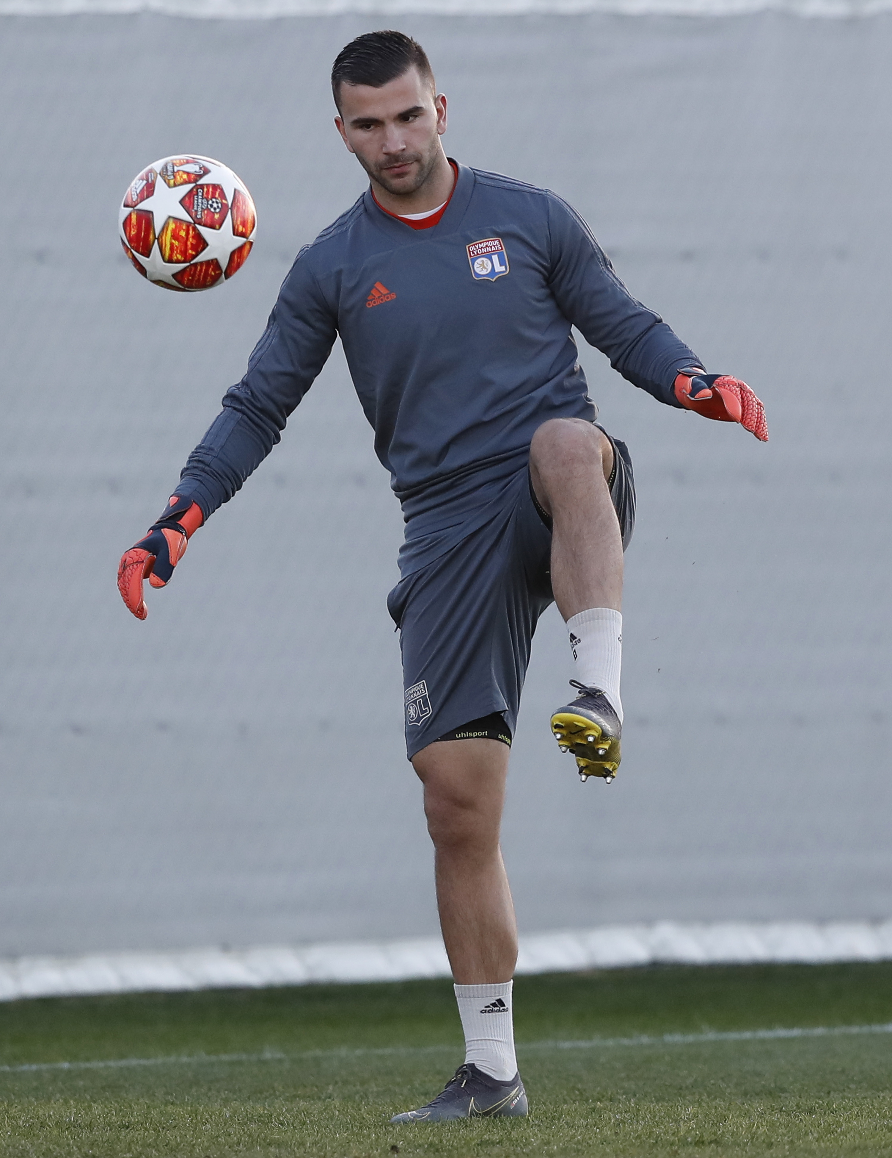 包含赛后里昂备战欧篮联，伤情更新细节曝光，目标明确，轮换策略成焦点的词条