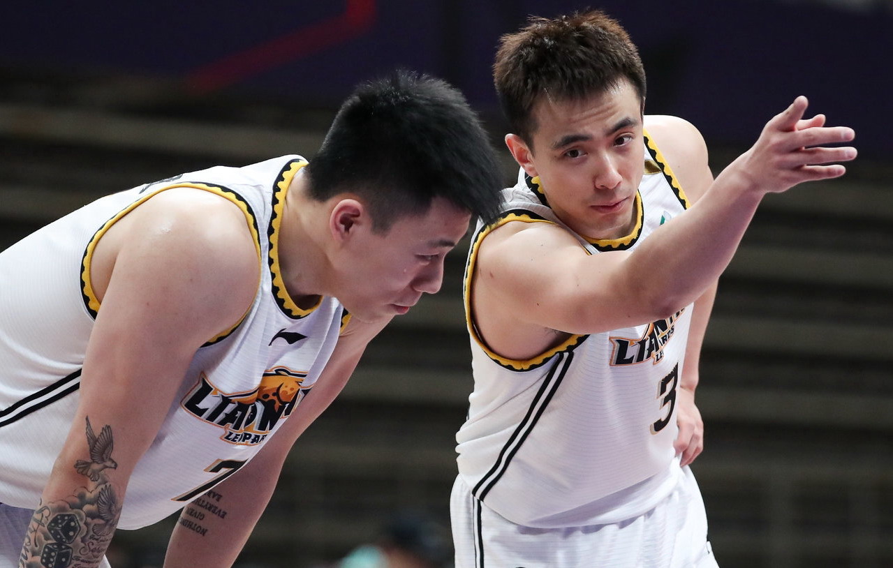 加时末段莱比锡调整名单以备CBA常规赛，完成体检环节打磨，压力陡增，高层口径保持一致