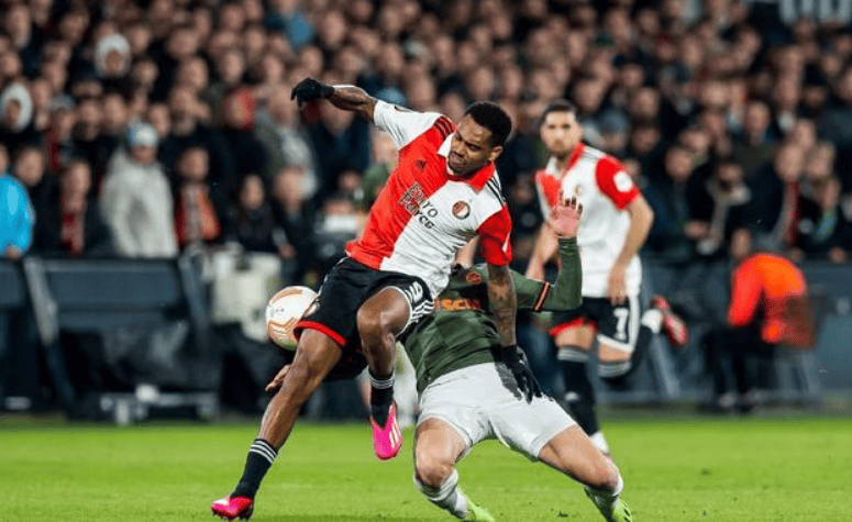 赛后体能课后；费耶诺德官宣签约备战欧超杯；赛场秩序良好；球探报告显示潜力(费耶诺德vs埃因霍温)