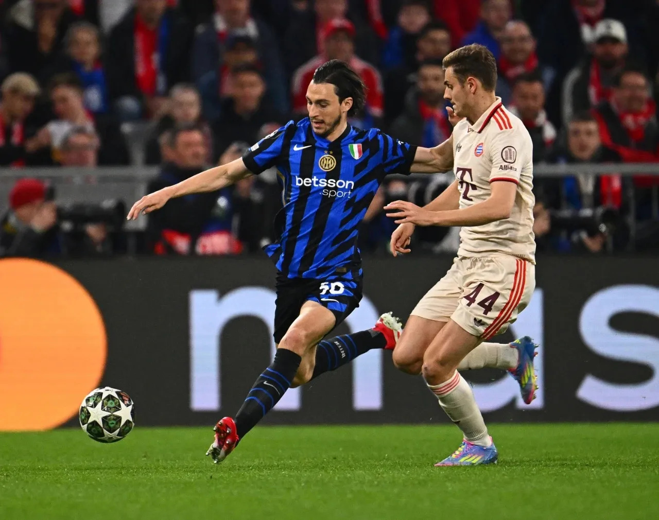 包含国王杯倒计时；AC米兰关键时刻队长鼓劲；细节引发关注；质疑声仍在；年轻球员得到机会的词条